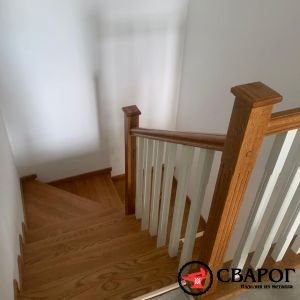 П-образная лестница Лахти с ступенями из лиственницы фото4