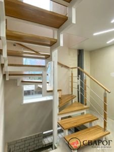 Каркас лестницы в частный дом фото1